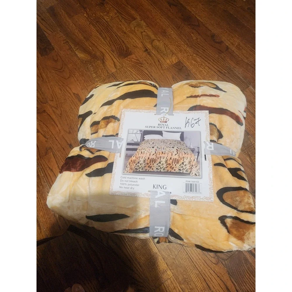 Royal Super Soft Flannel King-Size Leopard Print Blanket – New